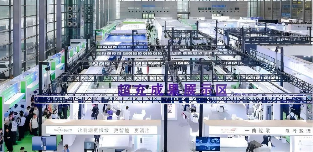 “堅持高標準要求，做行業需要的產品！”盛弘亮相深圳充電設施展